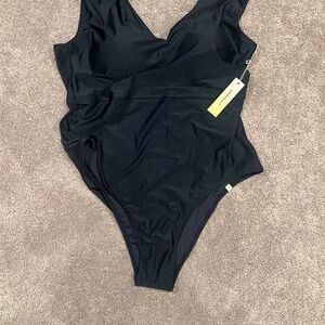 Summer salt ruched backflip size 20 NWT